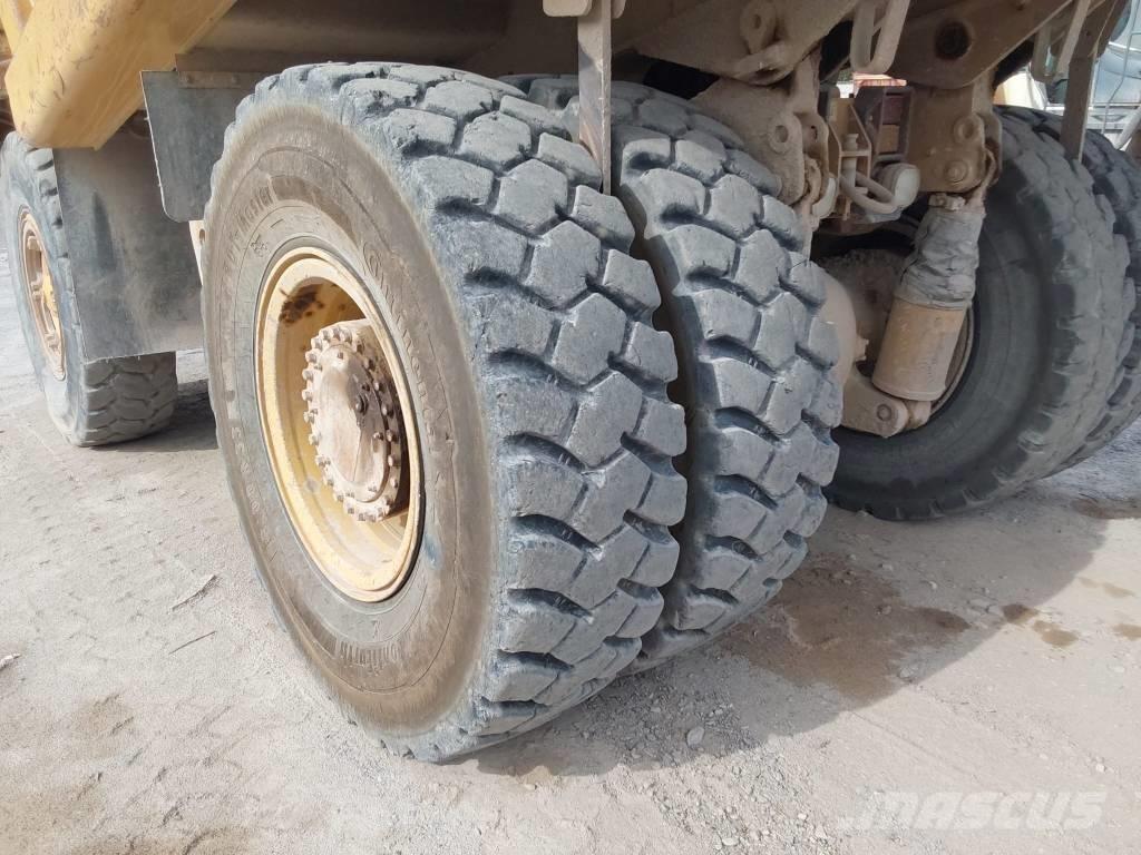 CAT 771 D Nehézdömper