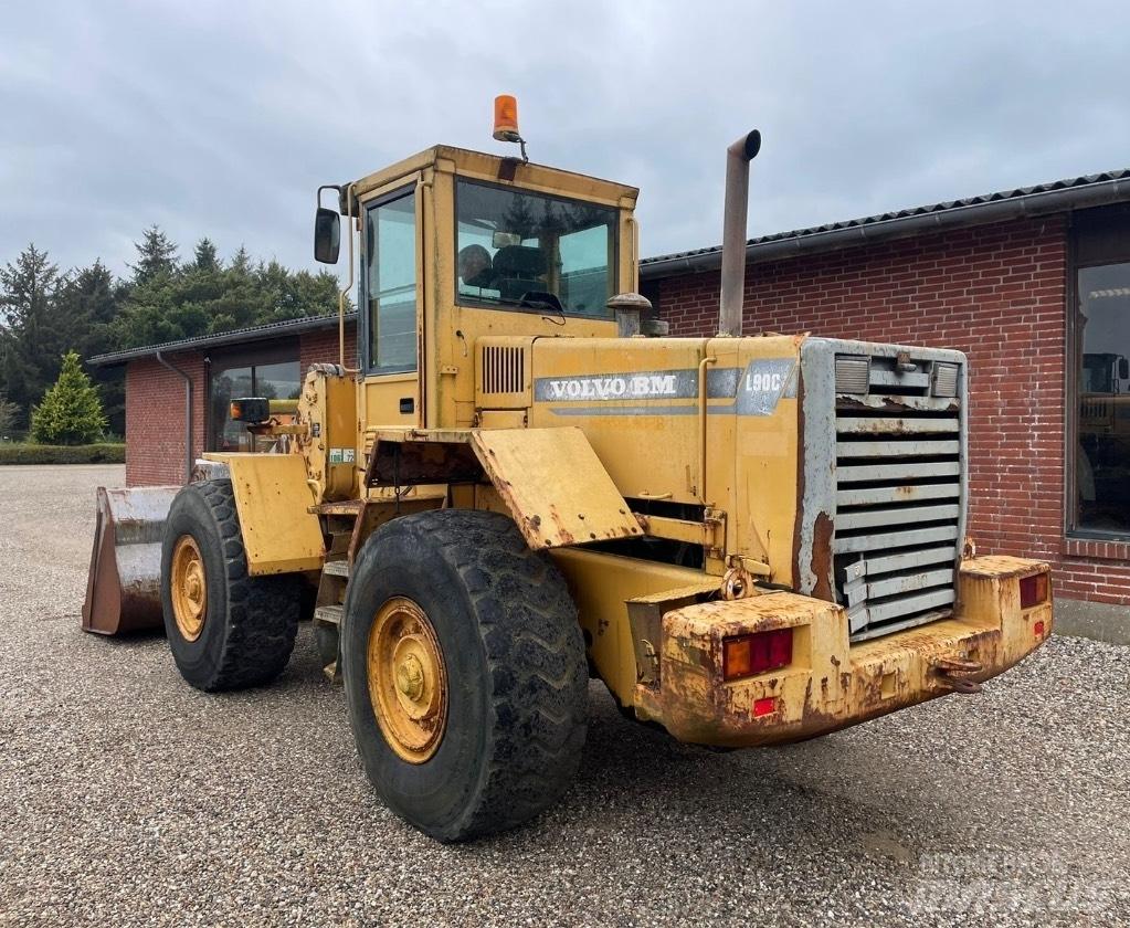 Volvo L90C Gumikerekes homlokrakodók