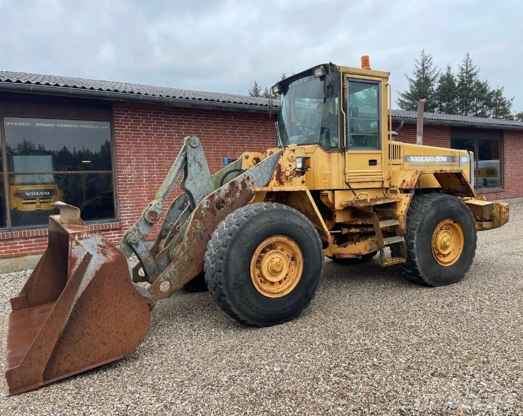Volvo L90C Gumikerekes homlokrakodók