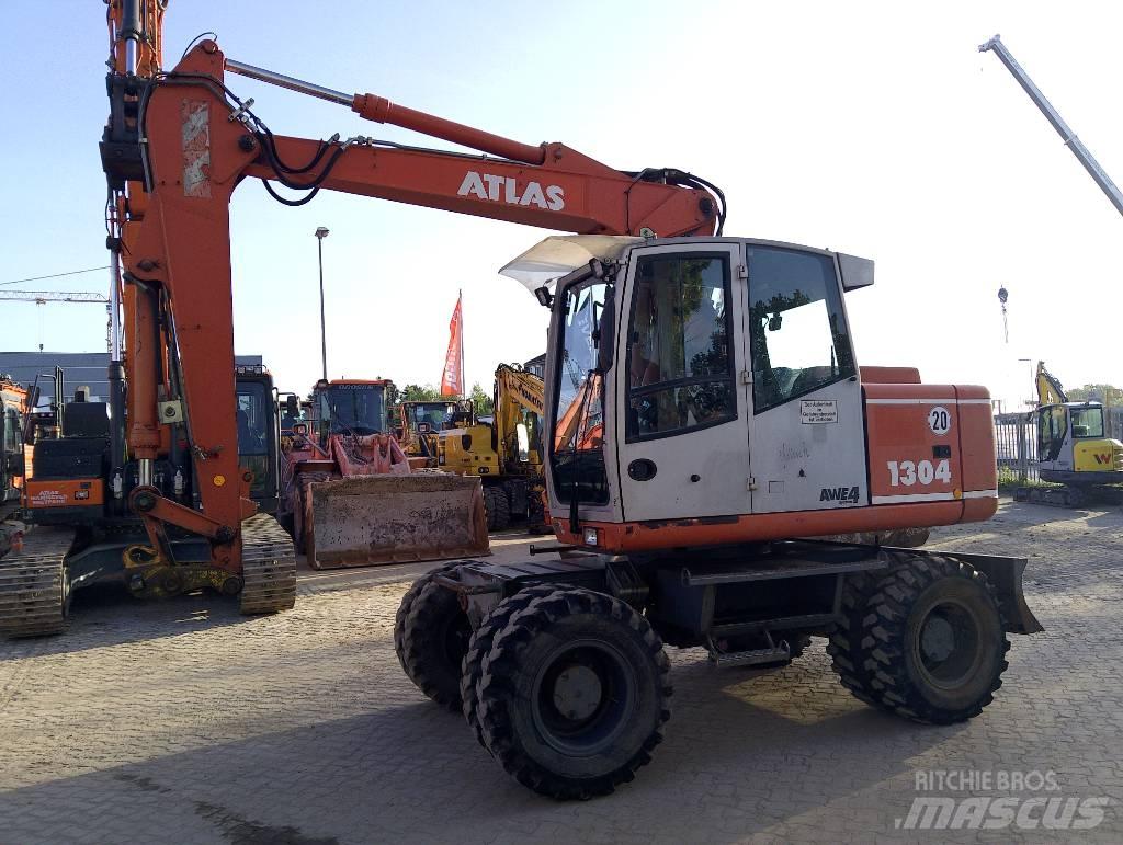 Atlas AB1304M Gumikerekes kotrók