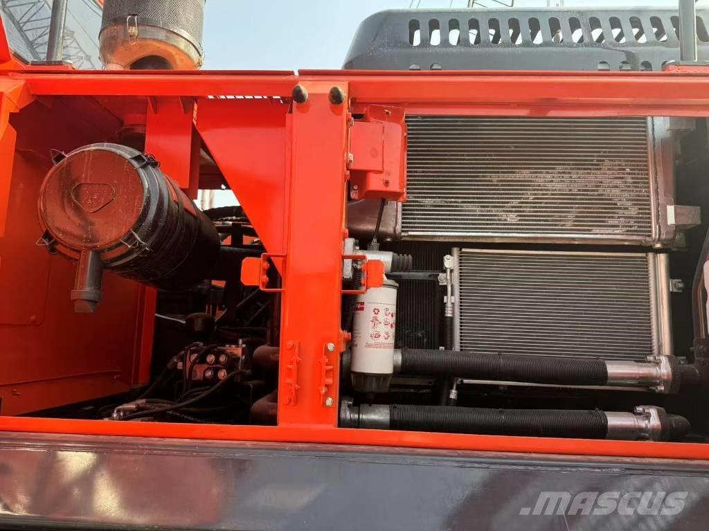 Doosan DX300 Lánctalpas kotrók