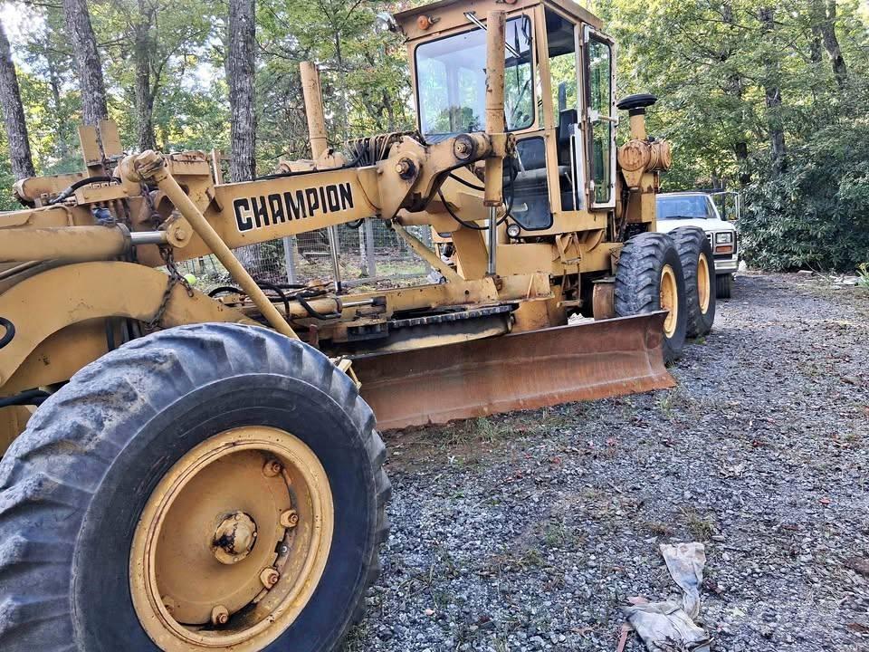 Champion 715 Gréderek