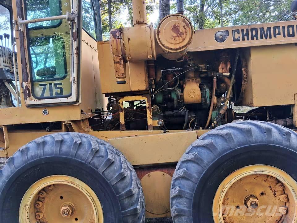 Champion 715 Gréderek