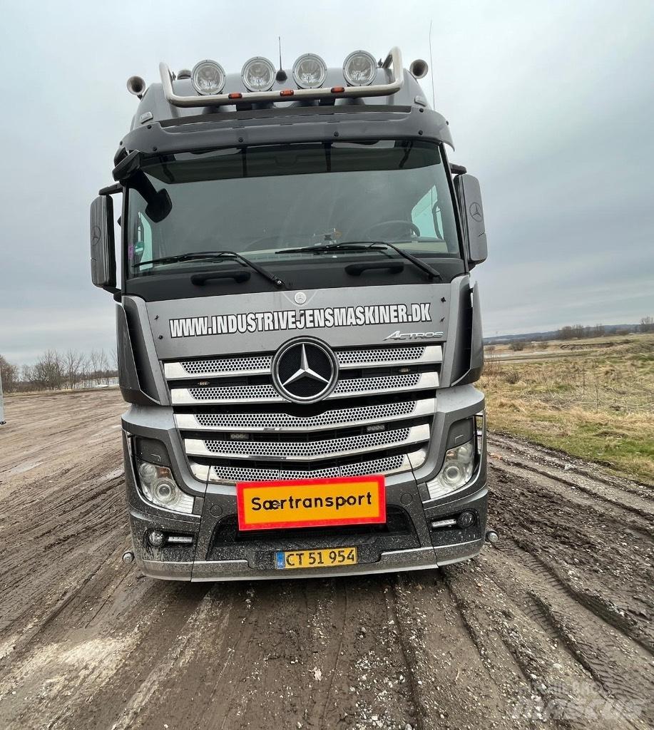 Mercedes-Benz 4158 Nyergesvontatók