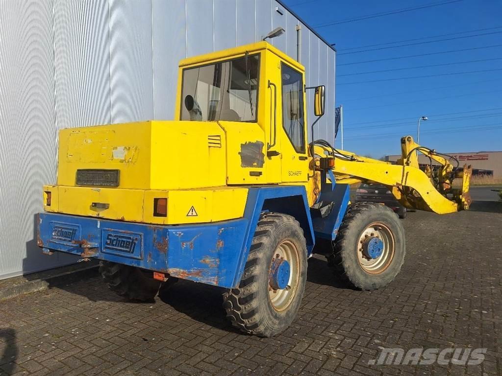 Schaeff SKS 661 Gumikerekes homlokrakodók