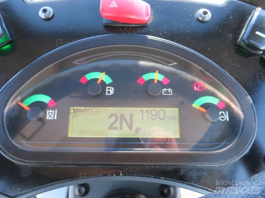 CAT 906M Gumikerekes homlokrakodók