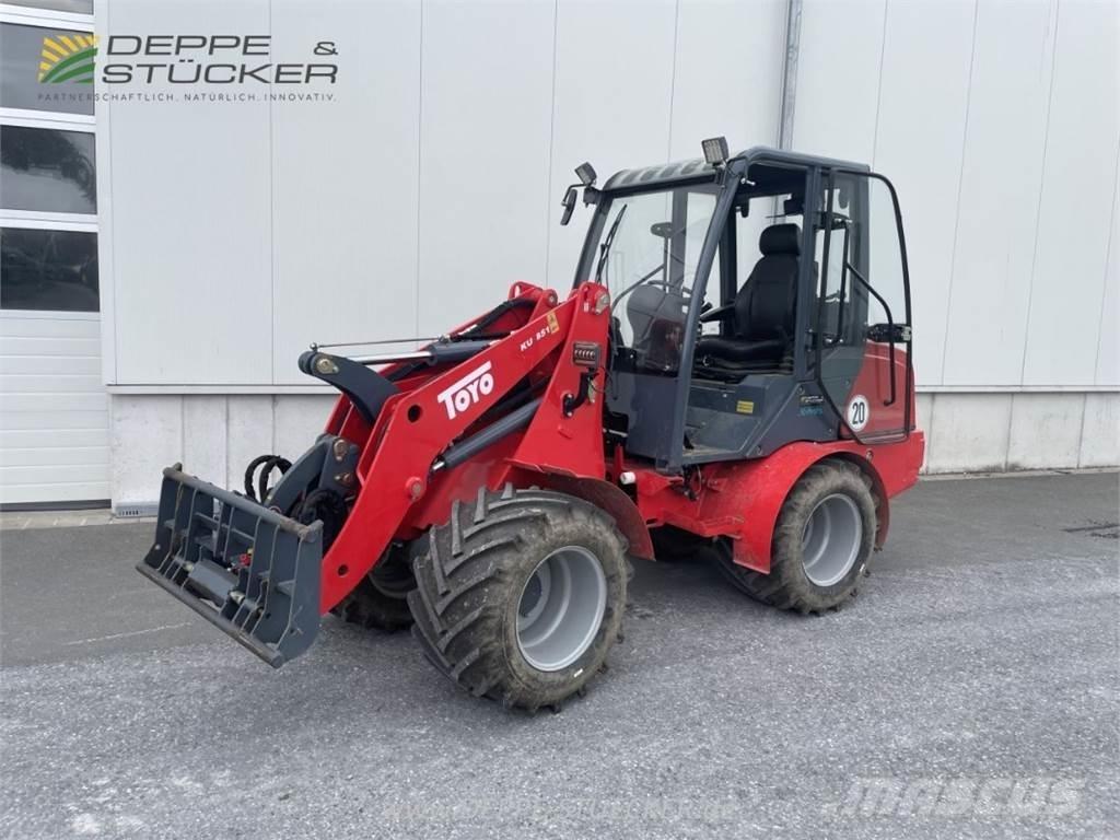 Toyo KU 851 Gumikerekes homlokrakodók