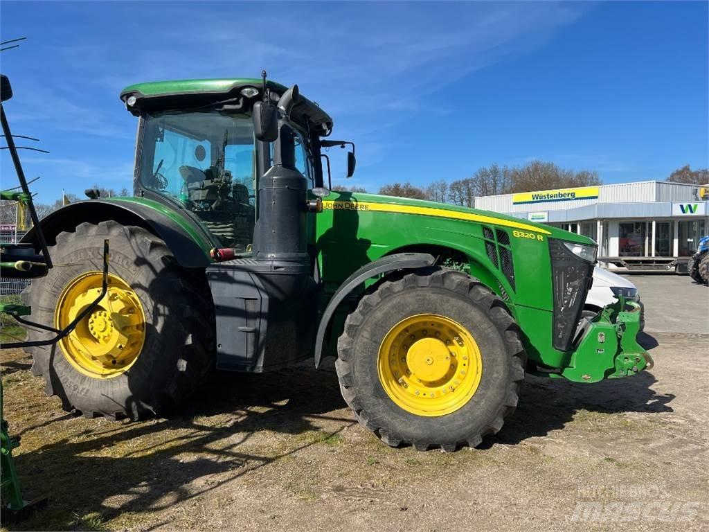 John Deere 8320 R Traktorok