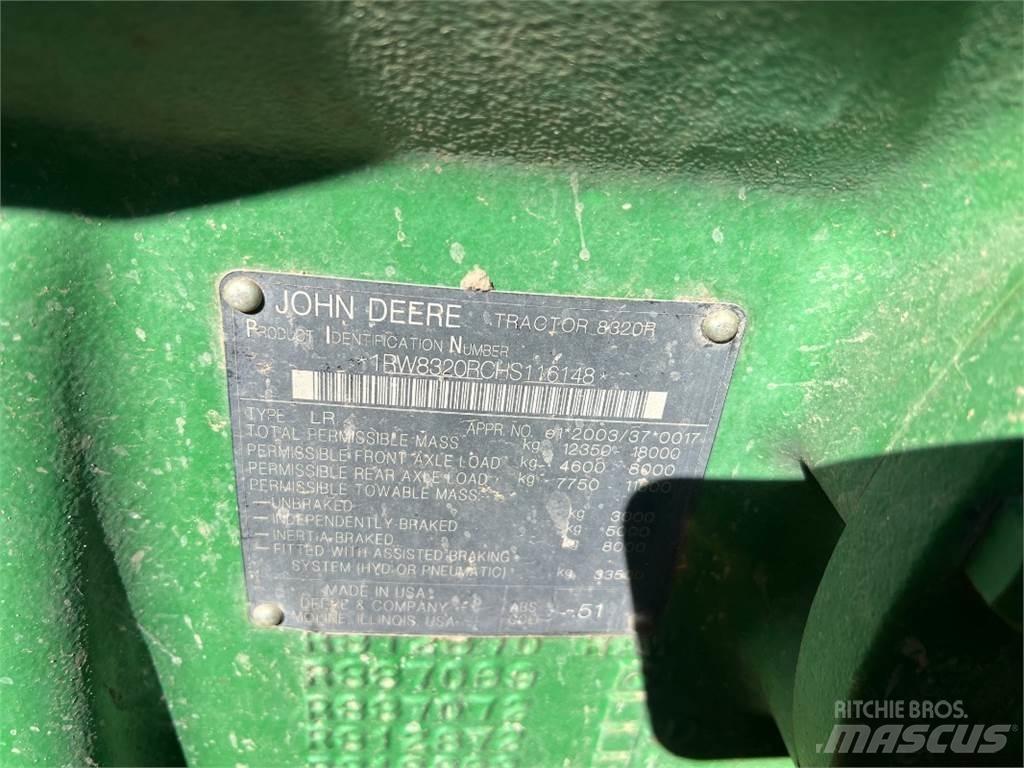 John Deere 8320 R Traktorok