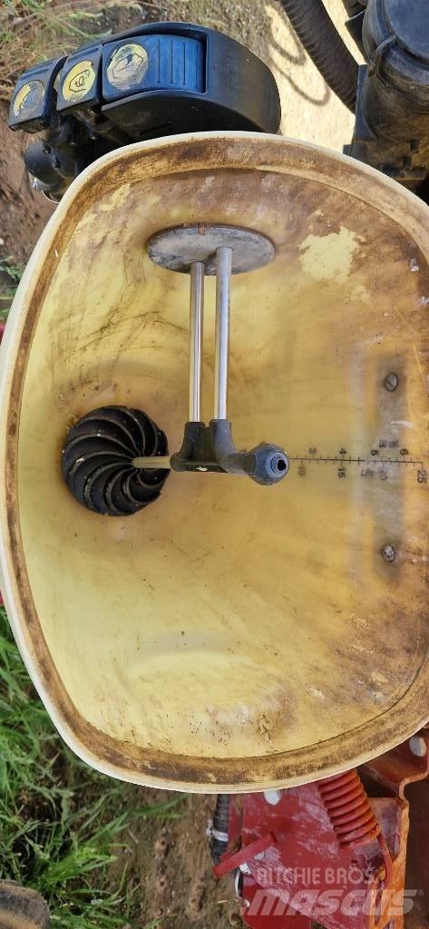 Hardi Ranger 2500 Vontatott trágyaszórók