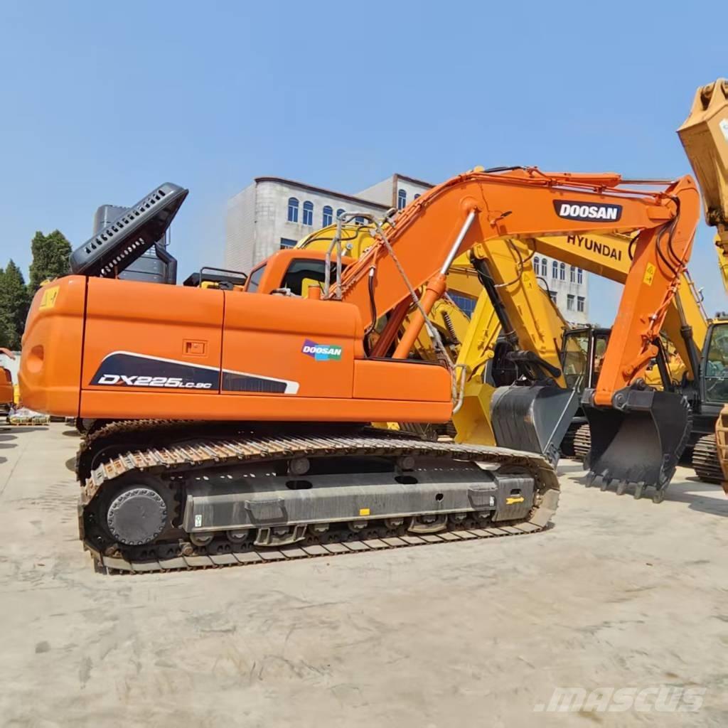 Doosan DX 225 LC Lánctalpas kotrók
