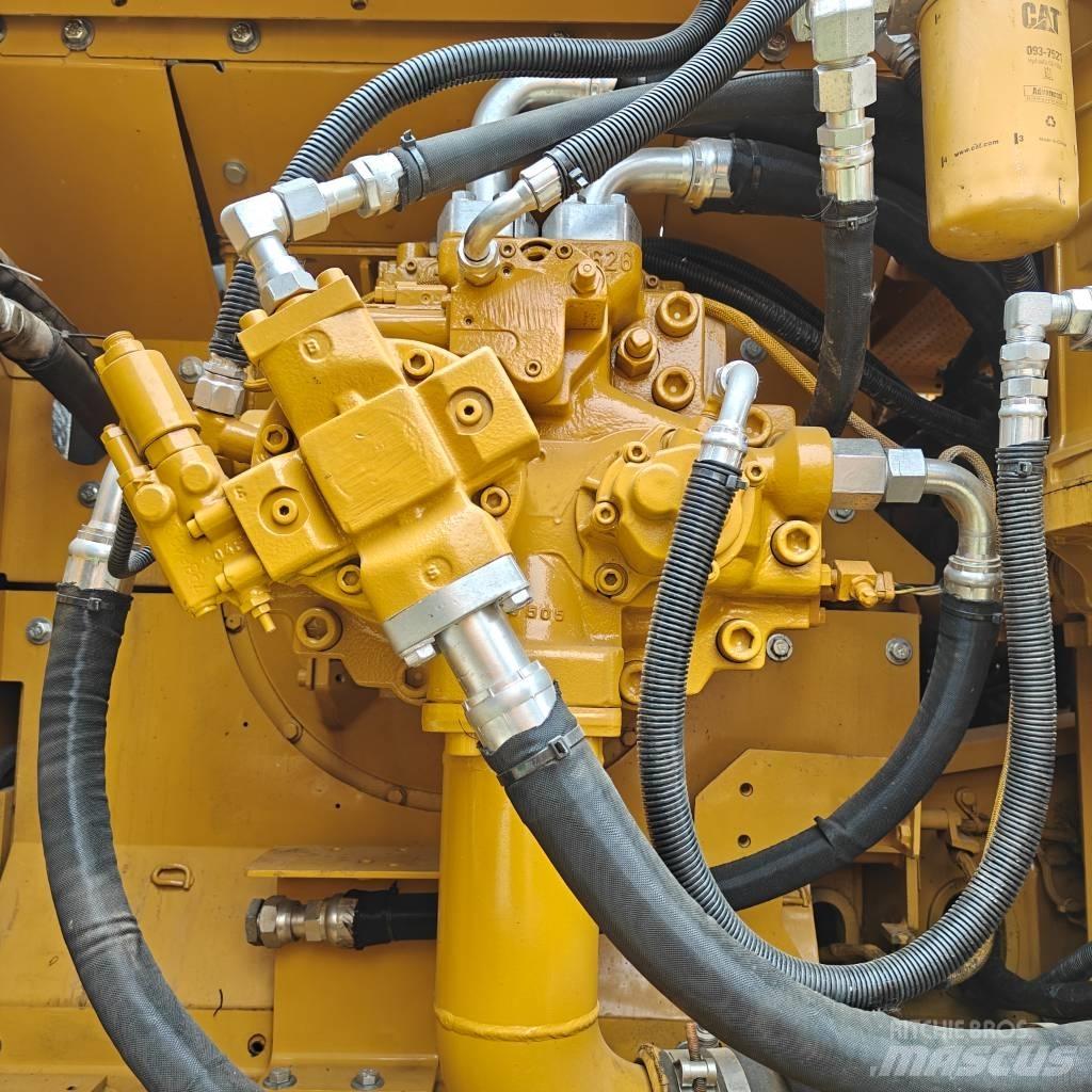 CAT 336D2 Lánctalpas kotrók
