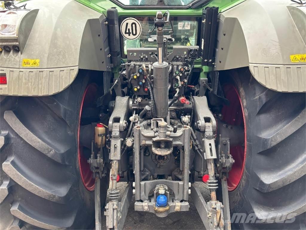 Fendt 828 Vario Traktorok