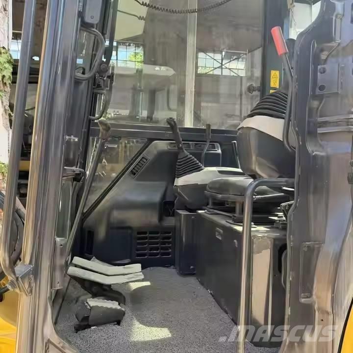 Komatsu PC55MR Mini kotrók < 7t