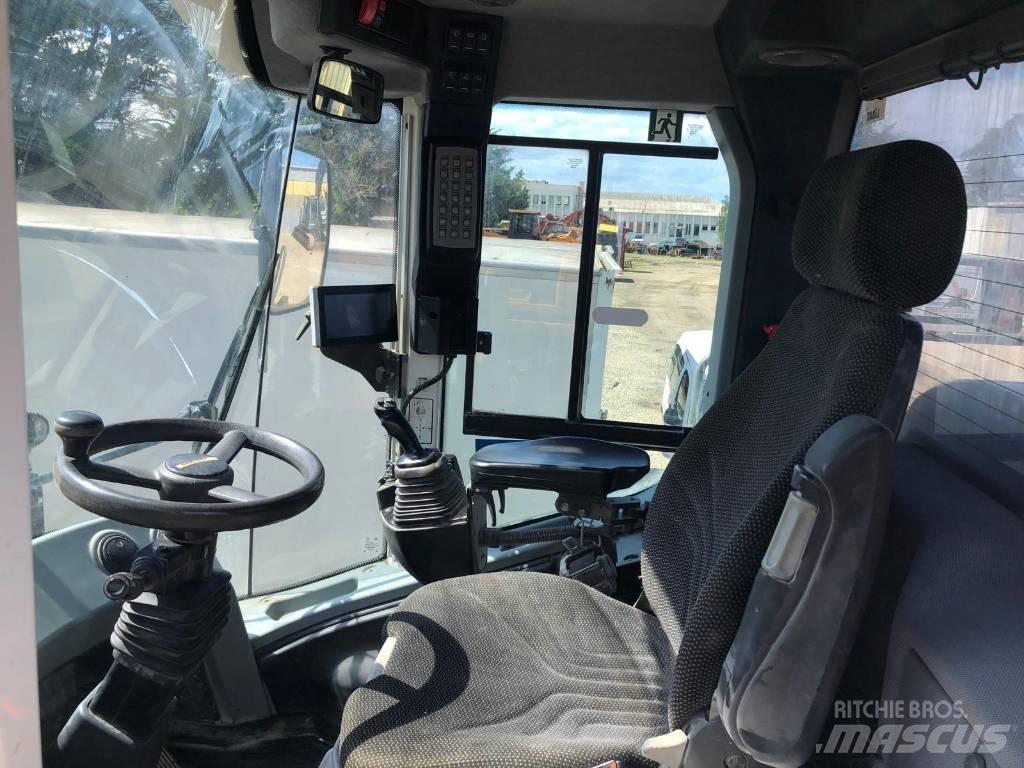 Liebherr L 576 Gumikerekes homlokrakodók