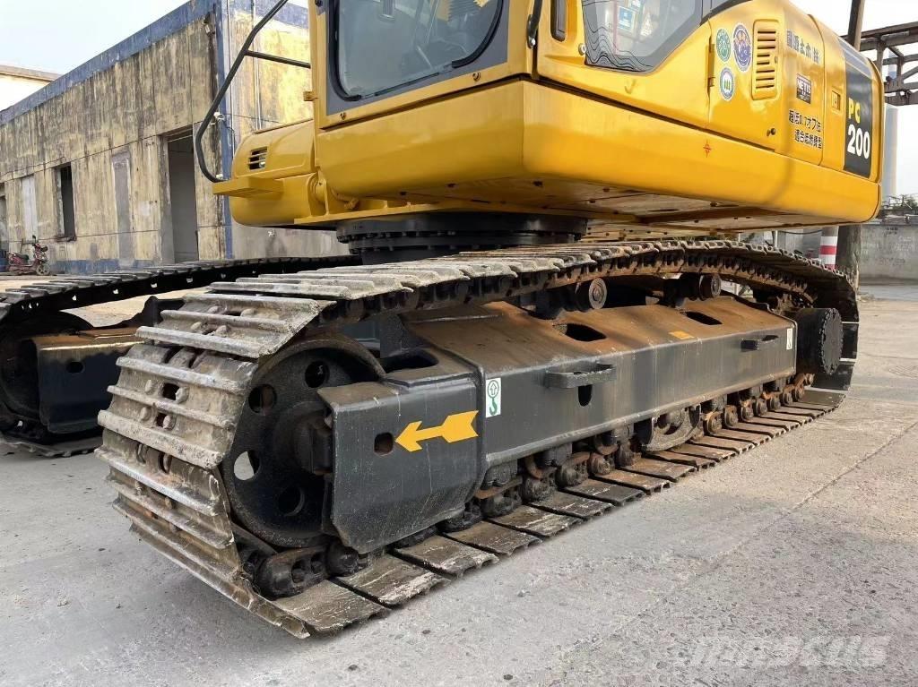 Komatsu PC 200-7 Lánctalpas kotrók