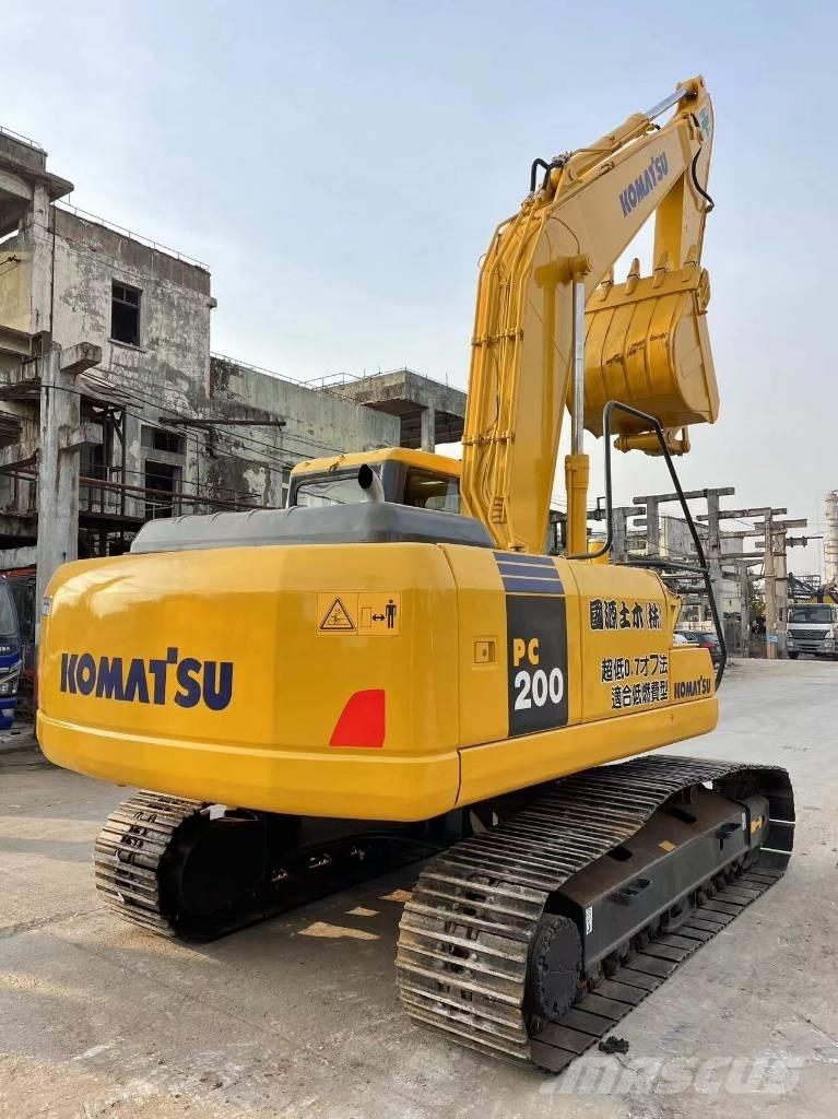 Komatsu PC 200-7 Lánctalpas kotrók
