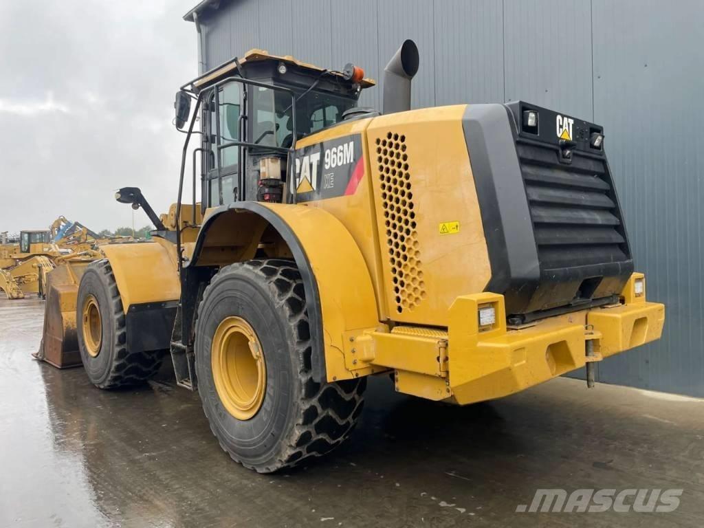 CAT 966M XE Gumikerekes homlokrakodók