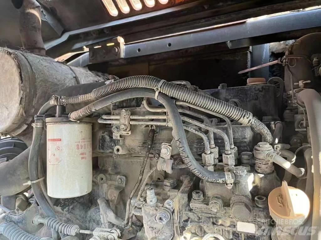 Doosan DX60W Gumikerekes kotrók