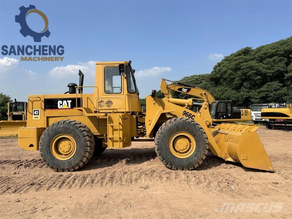 CAT 966C Gumikerekes homlokrakodók