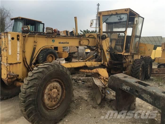 Komatsu GD 511 Gréderek
