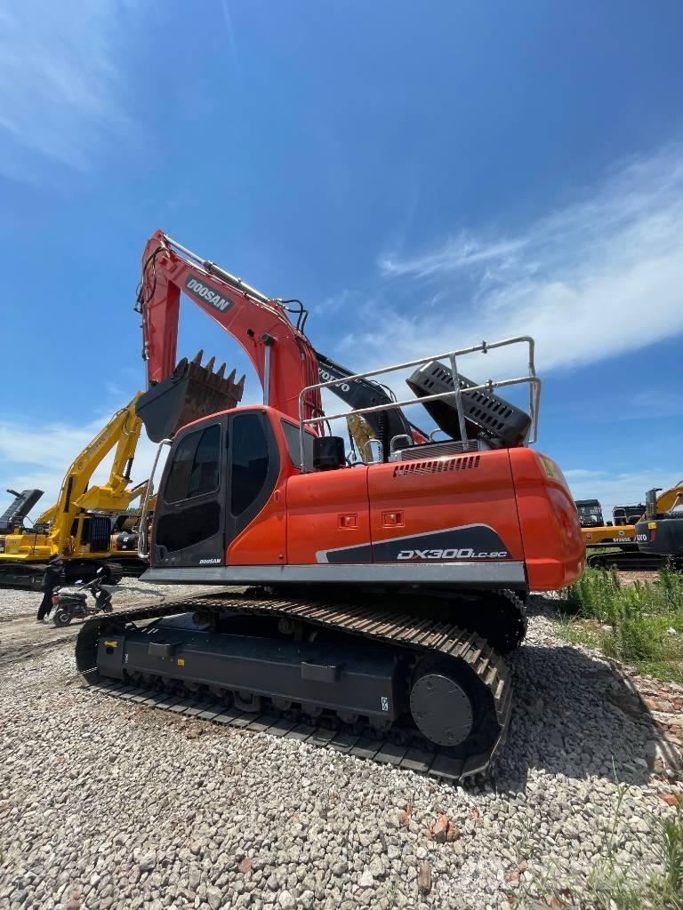 Doosan DX 300 LC Lánctalpas kotrók