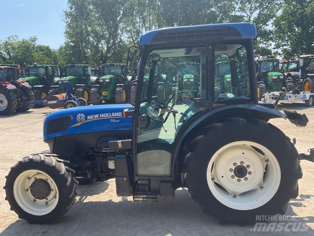 New Holland T 4.85 Traktorok