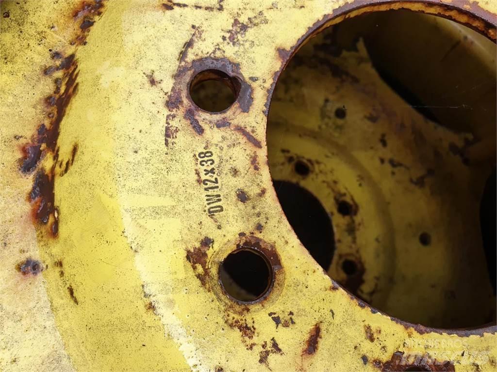 Goodyear 136-38 x2 Gumiabroncsok, kerekek és felnik