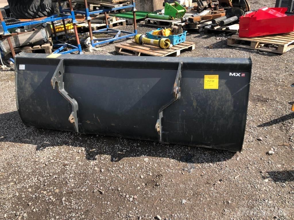 MX 200 Bucket Homlokrakodó tartozékok