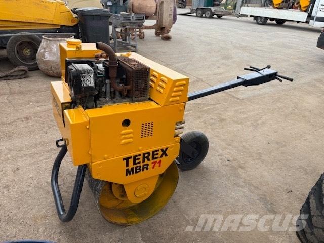 Terex MBR71 Egydobos hengerek