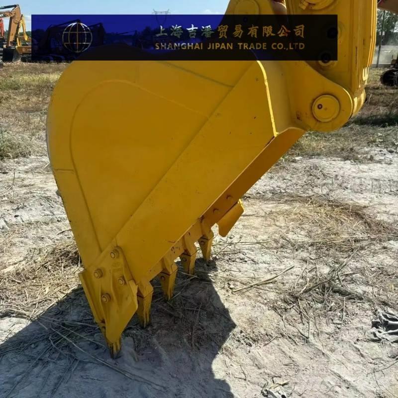 Komatsu PC 210 Lánctalpas kotrók