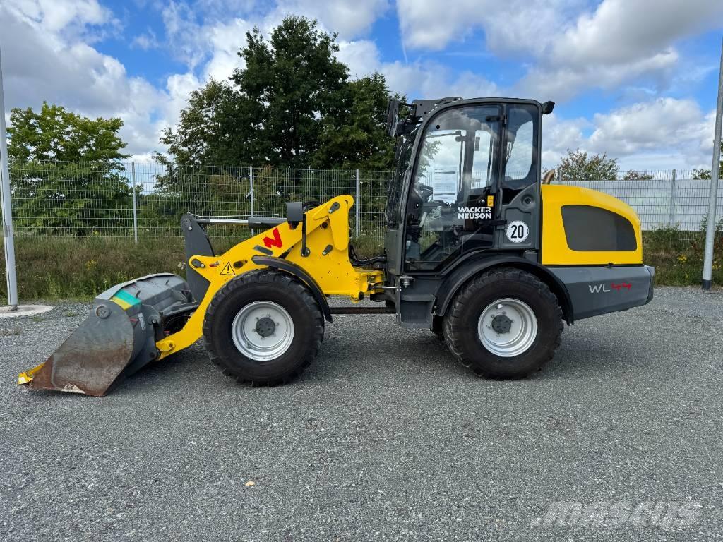 Wacker Neuson WL44 Gumikerekes homlokrakodók