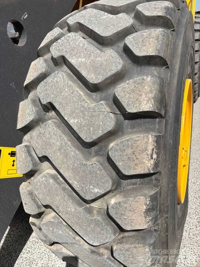 Volvo L 180 H Gumikerekes homlokrakodók