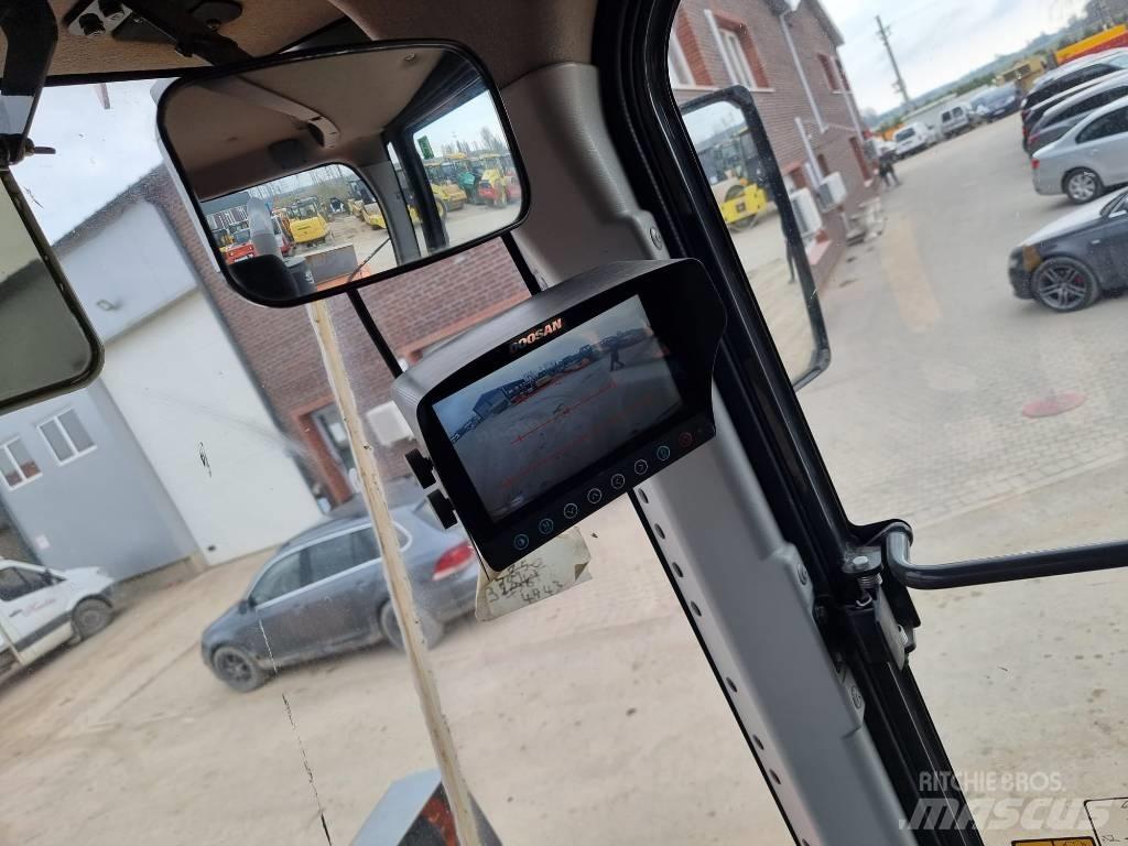 Doosan DL 200-3 Gumikerekes homlokrakodók