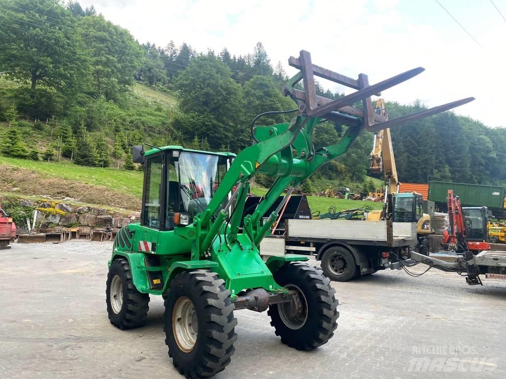 Volvo L 30 Gumikerekes homlokrakodók