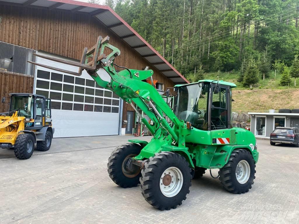 Volvo L 30 Gumikerekes homlokrakodók
