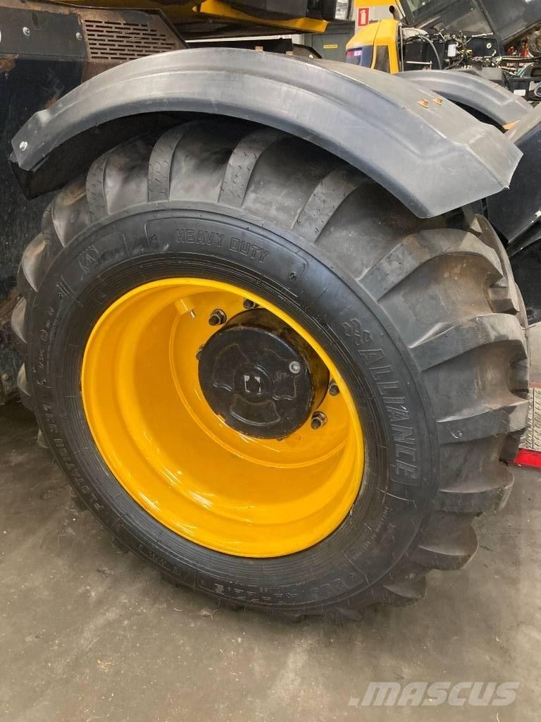 JCB Hydradig HD110W Gumikerekes kotrók