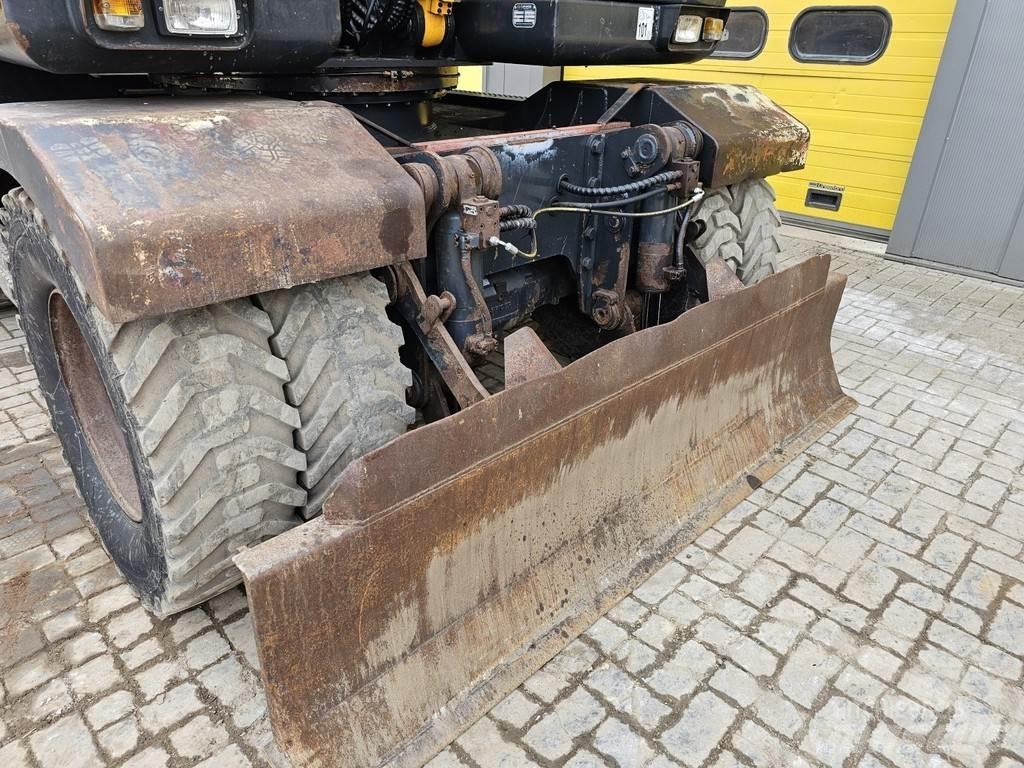 Hyundai R140W-7A Gumikerekes kotrók