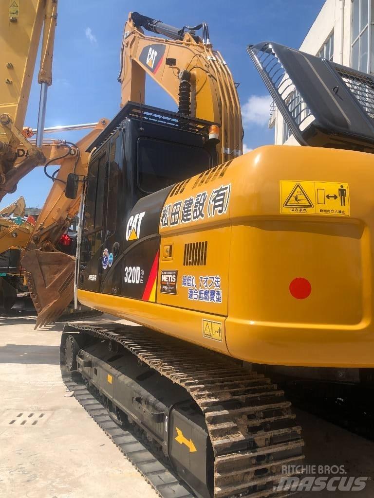 CAT 320 B L Lánctalpas kotrók