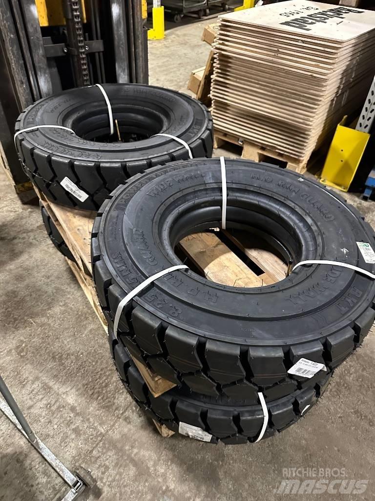  NYA Däck Truck Gumiabroncsok, kerekek és felnik