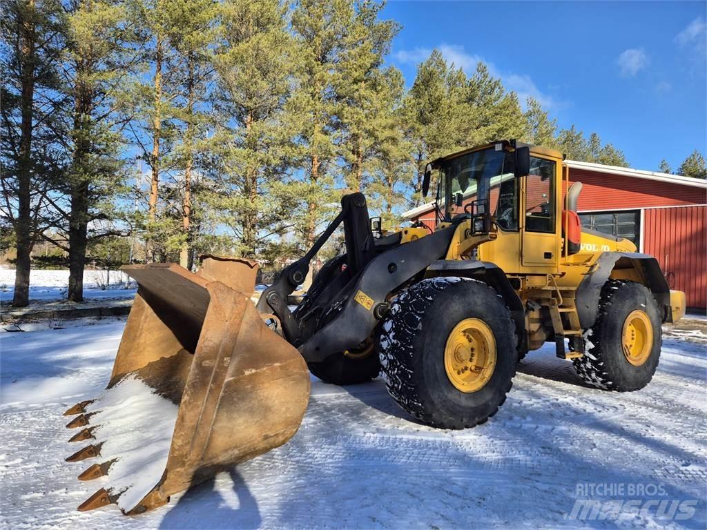 Volvo L120E Gumikerekes homlokrakodók