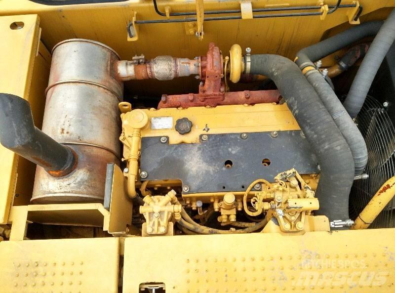 CAT 323 Lánctalpas kotrók