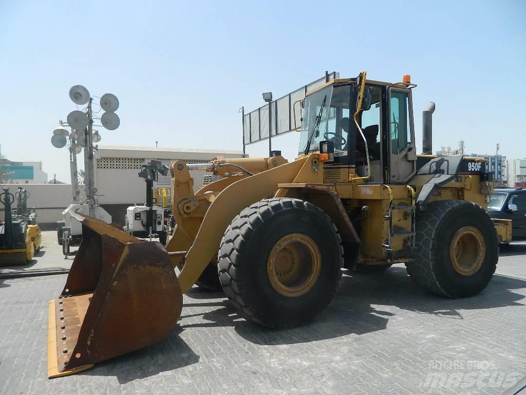 CAT 950 F II Gumikerekes homlokrakodók