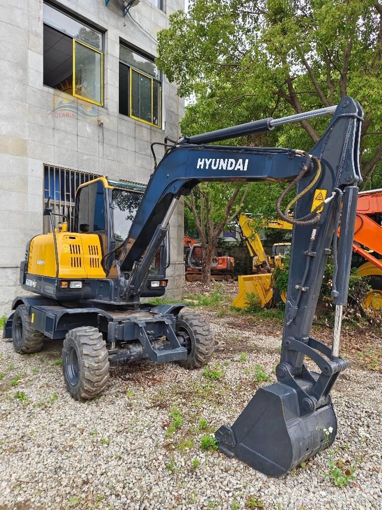 Hyundai R 60W Gumikerekes kotrók