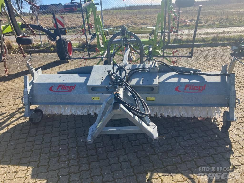 Fliegl Kost 2,8 m. Egyéb traktor tartozékok