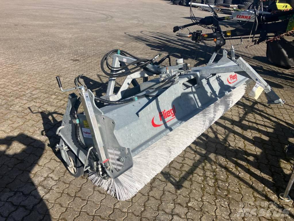 Fliegl Kost 2,8 m. Egyéb traktor tartozékok