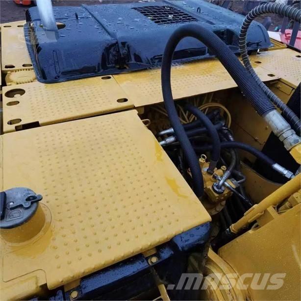 CAT 320D Lánctalpas kotrók