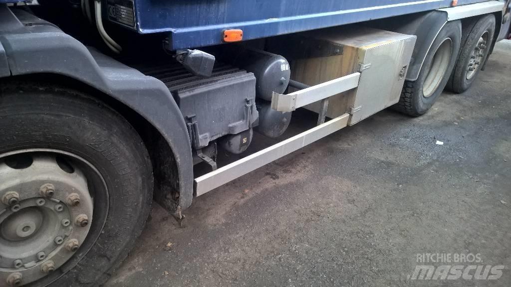 Scania P340 P 6x2 Fülkés alváz
