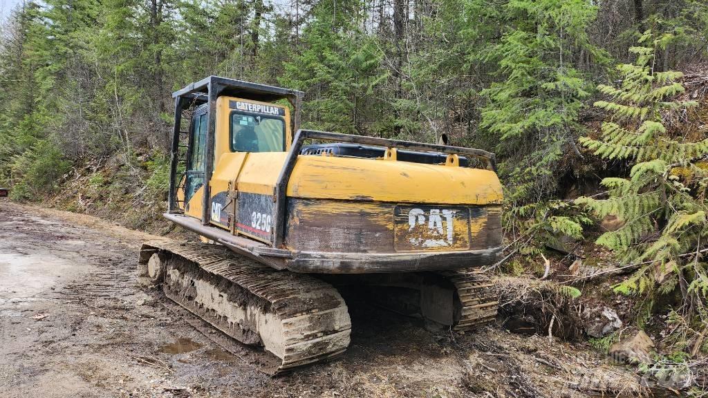 CAT 325 C Lánctalpas kotrók