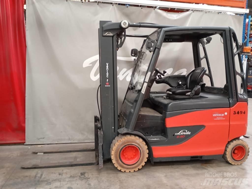 Linde E 30 Elektromos targoncák